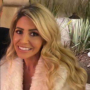 Meet your Posher, Courtney